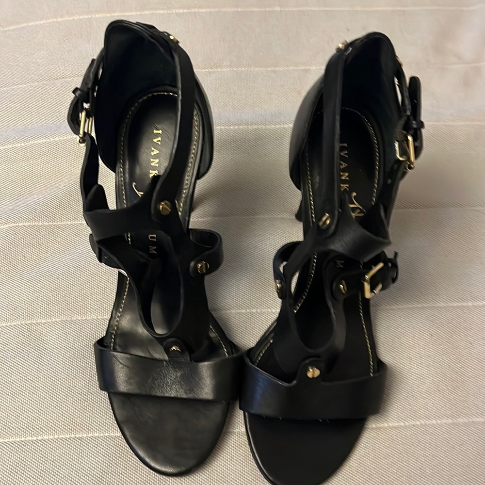 Ivanka trump - size 6 black leather heels